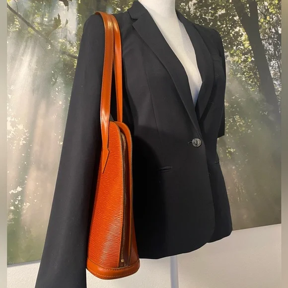 Vintage Louis Vuitton Epi Lussac Shoulder Bag In Kenyan Fawn - Picture 3 of 15